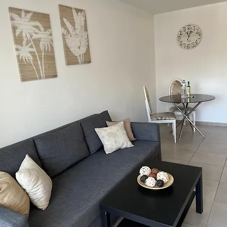 Luxury Apartment *